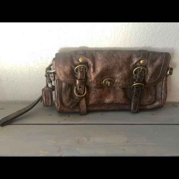 Coach Handbags - Coach Garcia bronze distressed leather wristlet